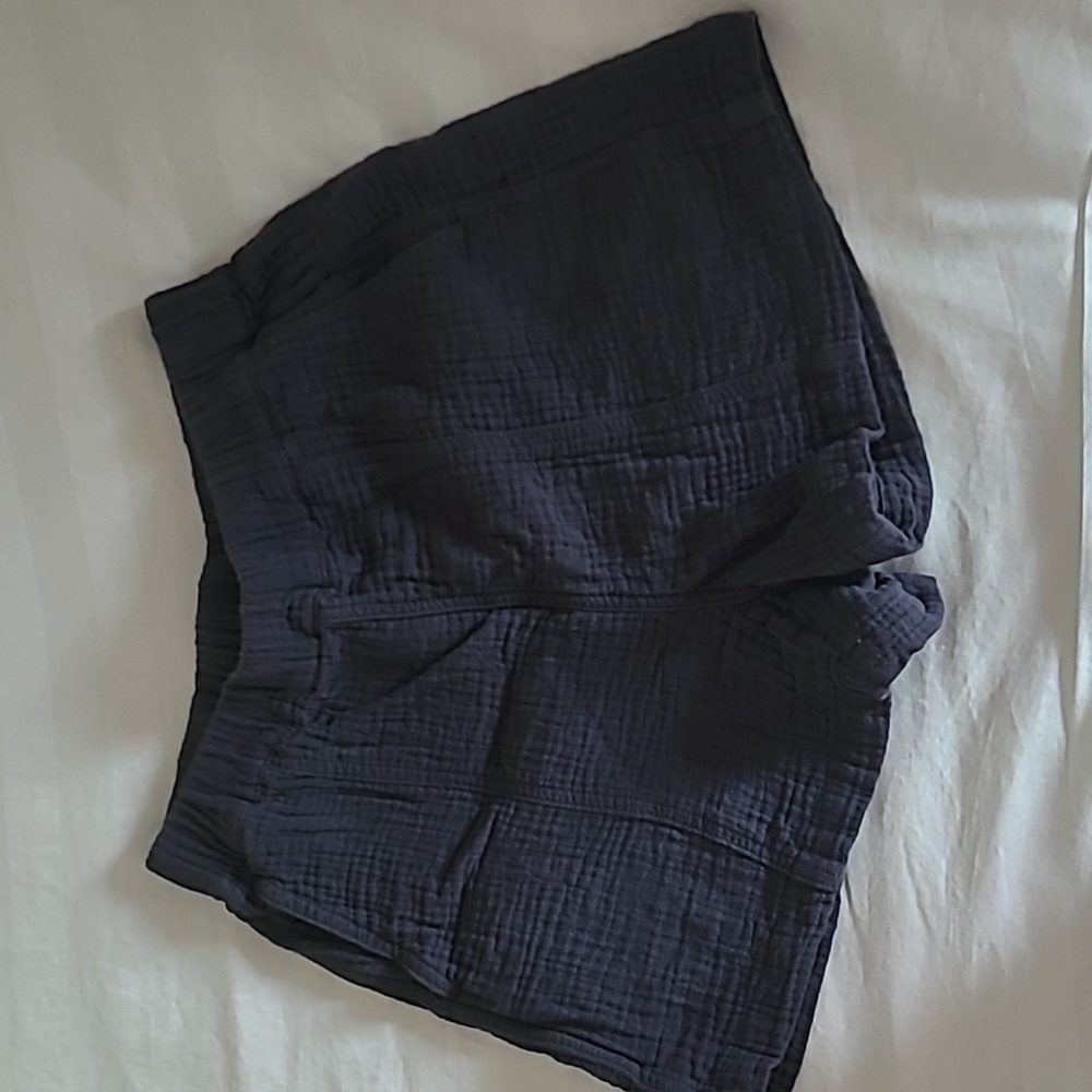 Madewell Lightspun Easy Pull On Shorts in Coal Black XS
